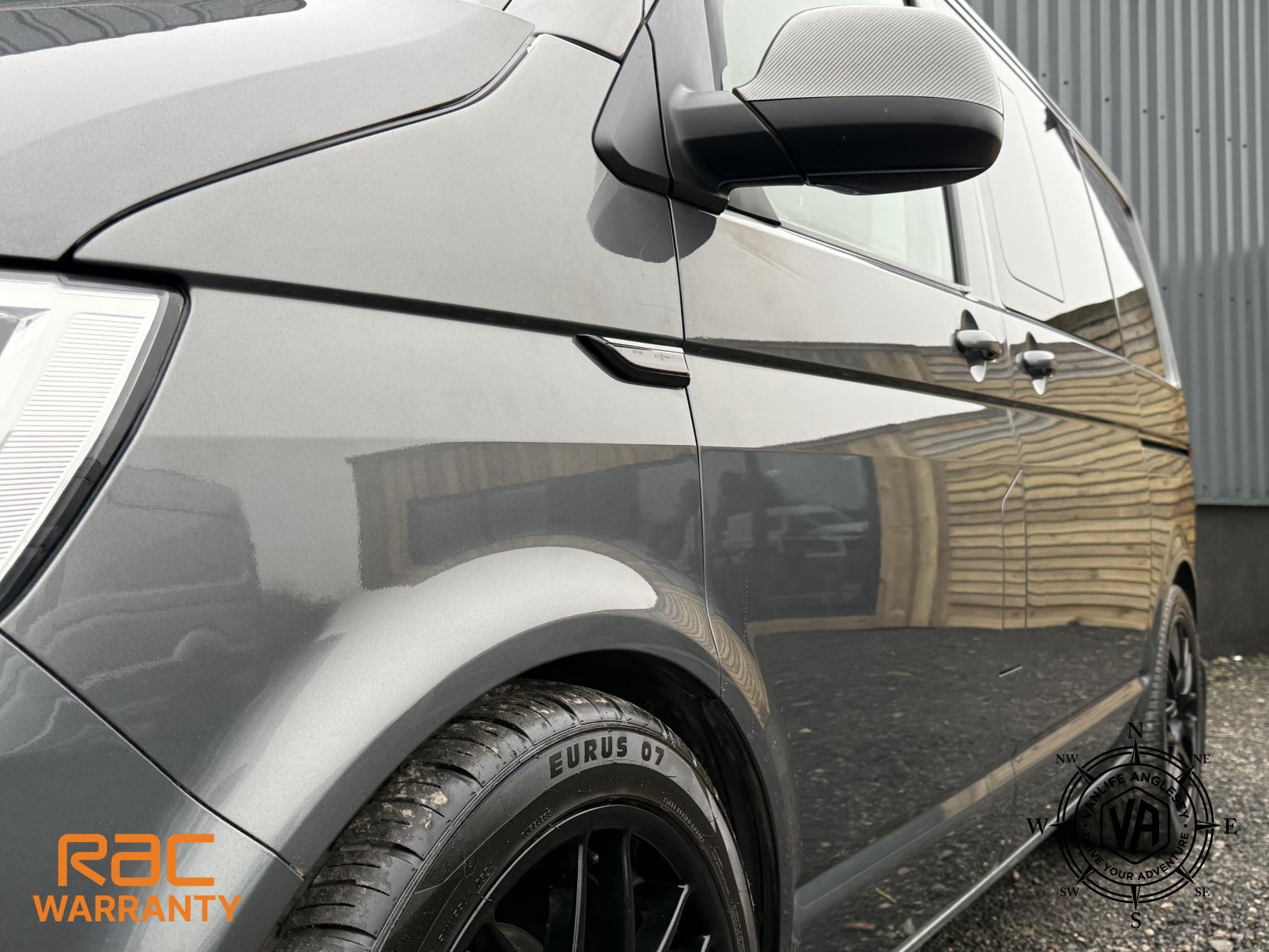 Volkswagen Transporter  2.0 BiTDI T32 BlueMotion Tech Highline Kombi Double Cab 5dr Diesel DSG FWD SWB Euro 6 (s/s) (204 ps)