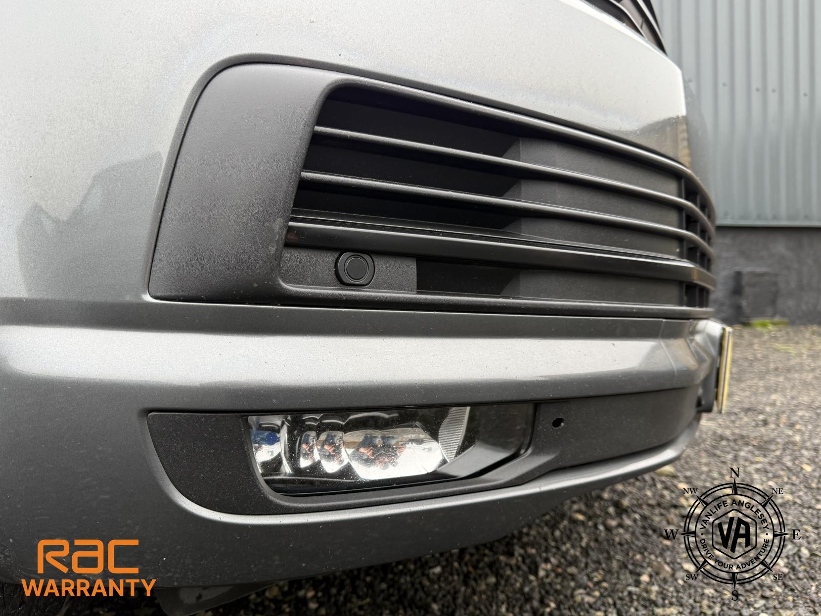 Volkswagen Transporter  2.0 BiTDI T32 BlueMotion Tech Highline Kombi Double Cab 5dr Diesel DSG FWD SWB Euro 6 (s/s) (204 ps)