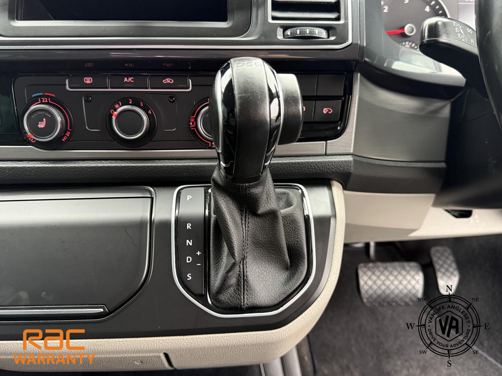 Volkswagen Transporter  2.0 BiTDI T32 BlueMotion Tech Highline Kombi Double Cab 5dr Diesel DSG FWD SWB Euro 6 (s/s) (204 ps)