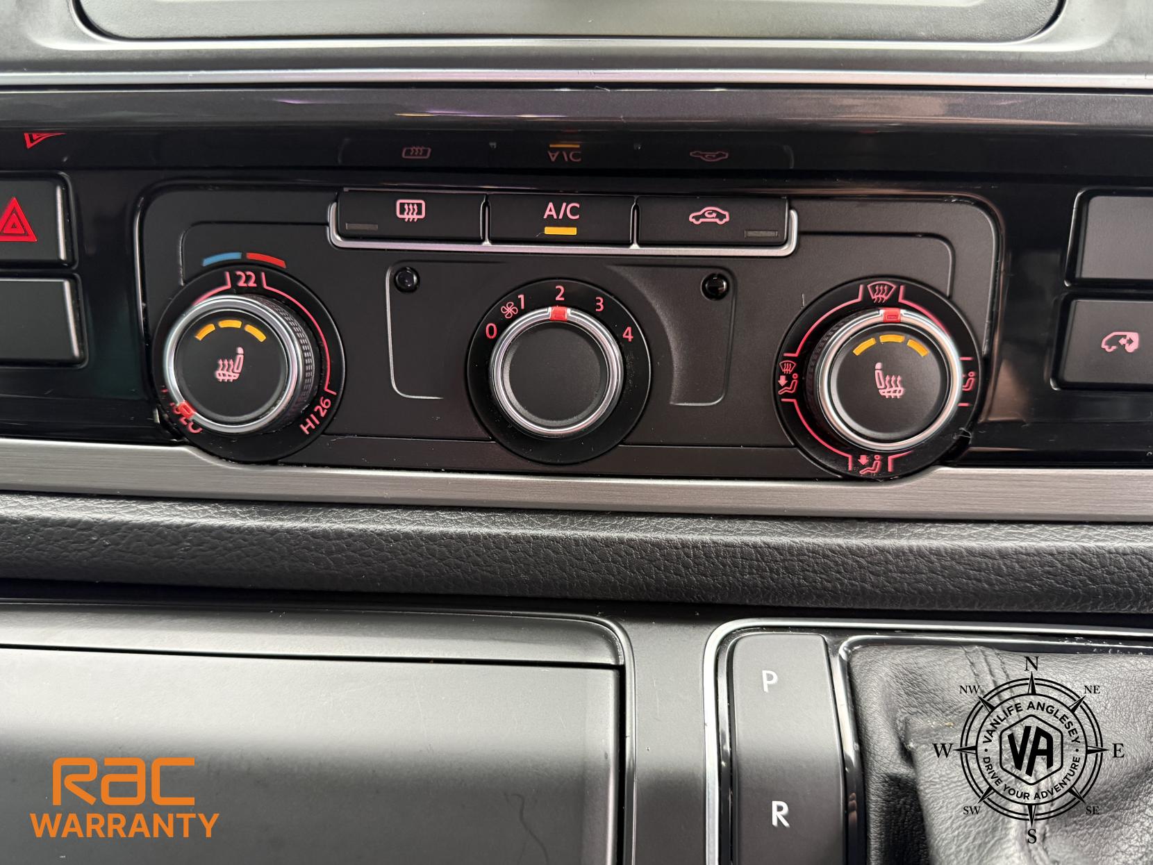 Volkswagen Transporter  2.0 BiTDI T32 BlueMotion Tech Highline Kombi Double Cab 5dr Diesel DSG FWD SWB Euro 6 (s/s) (204 ps)