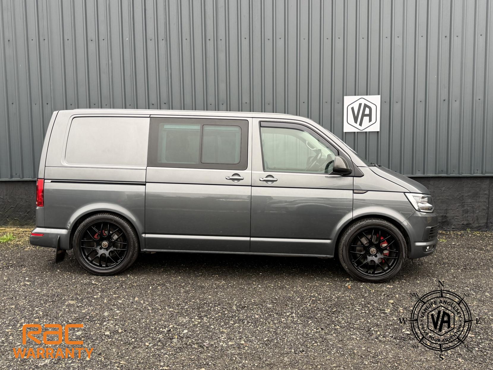 Volkswagen Transporter  2.0 BiTDI T32 BlueMotion Tech Highline Kombi Double Cab 5dr Diesel DSG FWD SWB Euro 6 (s/s) (204 ps)