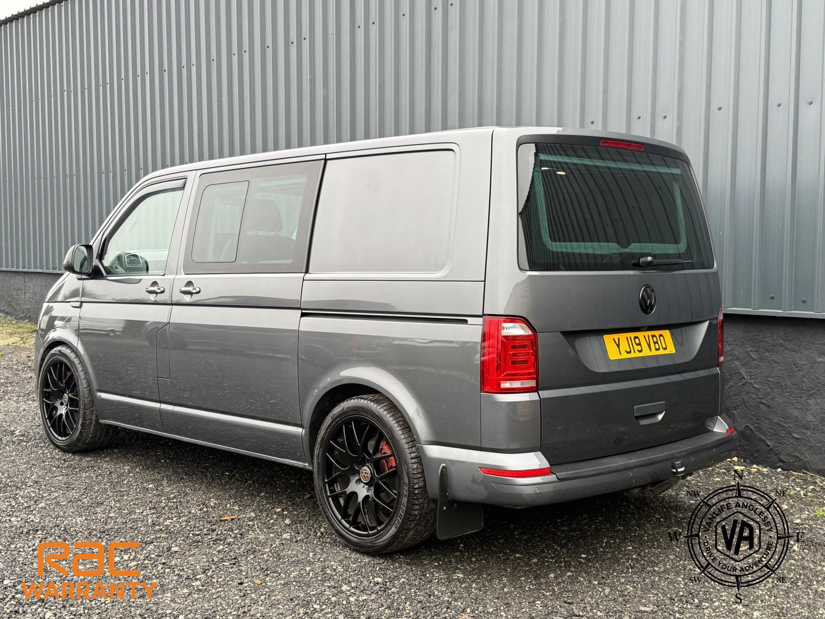 Volkswagen Transporter  2.0 BiTDI T32 BlueMotion Tech Highline Kombi Double Cab 5dr Diesel DSG FWD SWB Euro 6 (s/s) (204 ps)