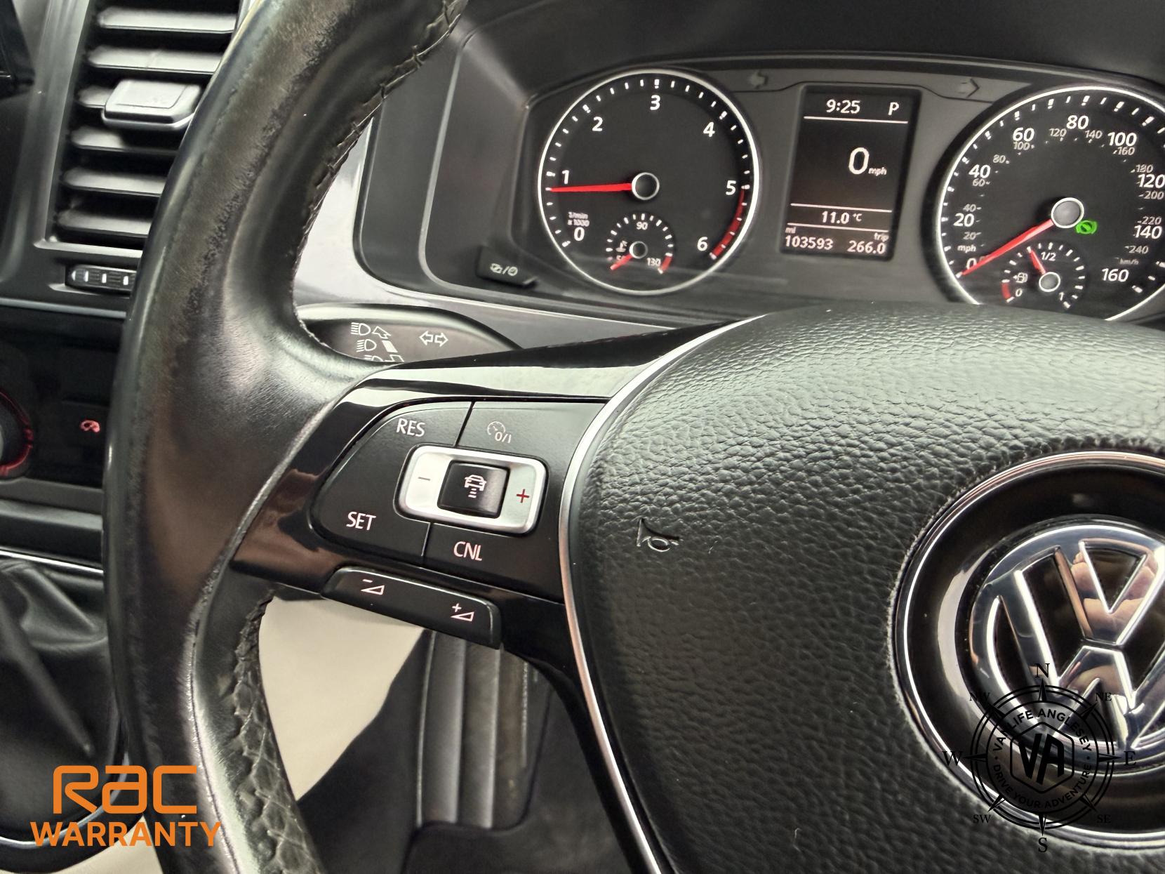 Volkswagen Transporter  2.0 BiTDI T32 BlueMotion Tech Highline Kombi Double Cab 5dr Diesel DSG FWD SWB Euro 6 (s/s) (204 ps)