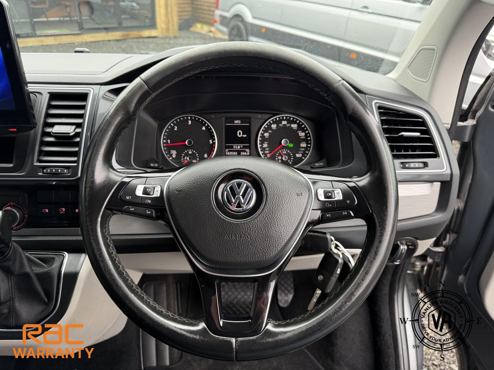 Volkswagen Transporter  2.0 BiTDI T32 BlueMotion Tech Highline Kombi Double Cab 5dr Diesel DSG FWD SWB Euro 6 (s/s) (204 ps)