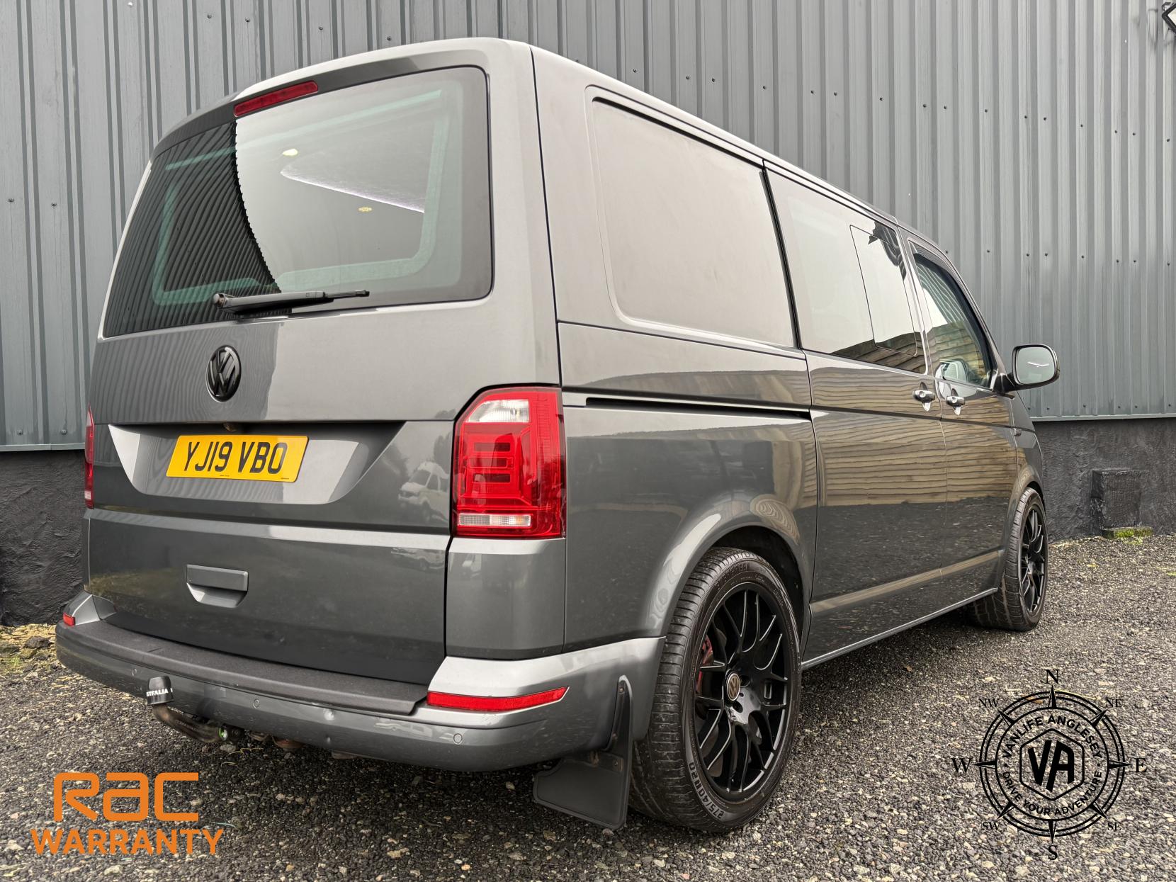 Volkswagen Transporter  2.0 BiTDI T32 BlueMotion Tech Highline Kombi Double Cab 5dr Diesel DSG FWD SWB Euro 6 (s/s) (204 ps)