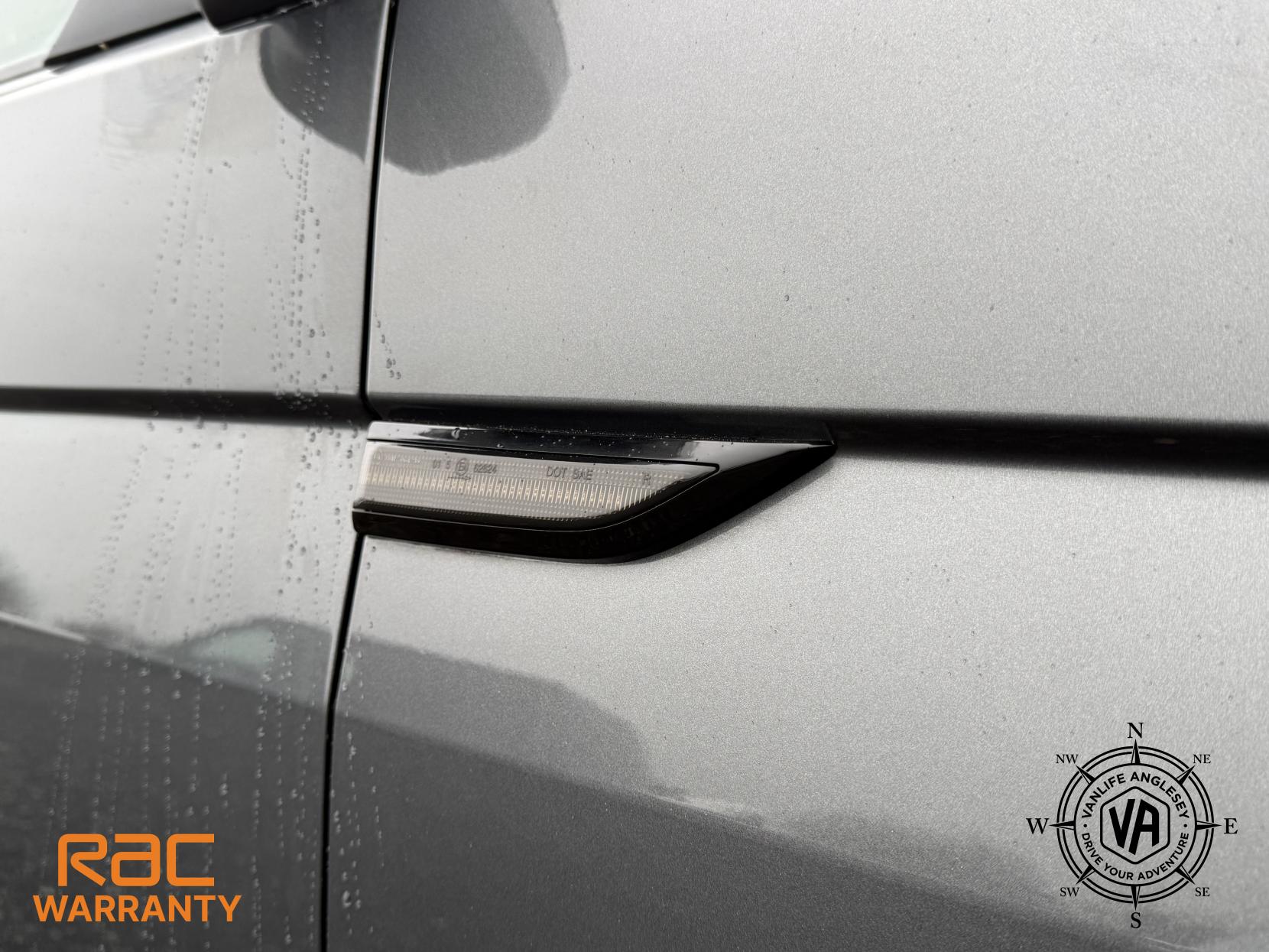 Volkswagen Transporter  2.0 BiTDI T32 BlueMotion Tech Highline Kombi Double Cab 5dr Diesel DSG FWD SWB Euro 6 (s/s) (204 ps)