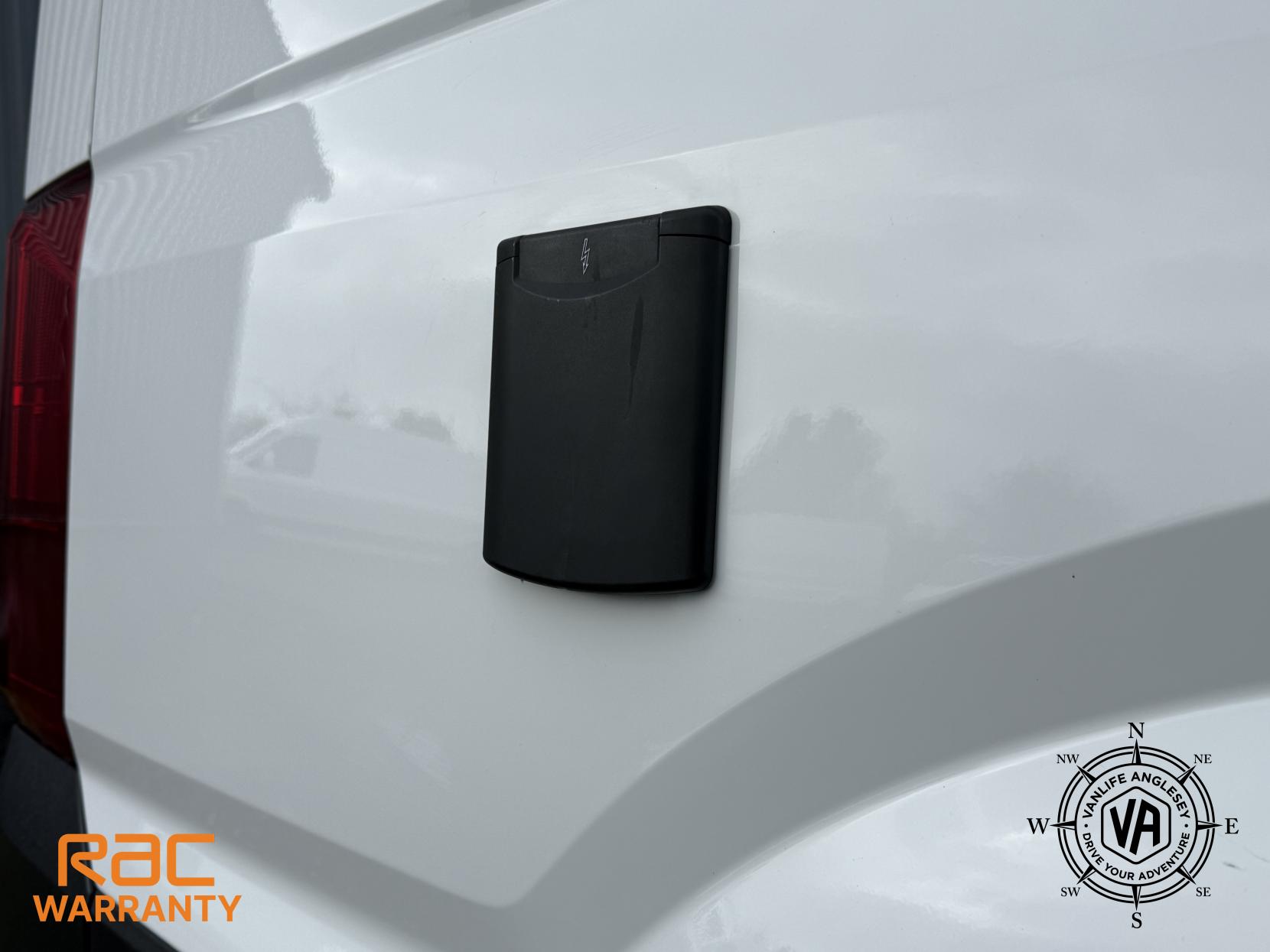 Volkswagen Crafter Diesel heater-Toilet-Sink-Hob-Fix bed-Wardrobe-Overhead lockers- Aircon