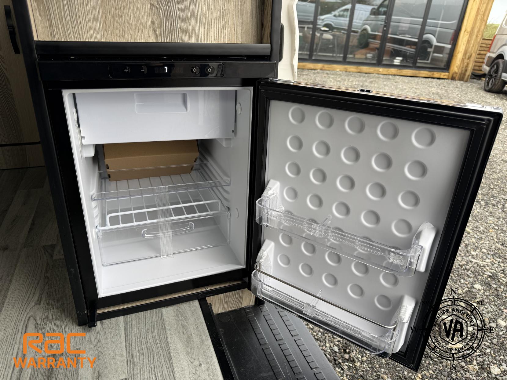 Volkswagen Crafter Diesel heater-Toilet-Sink-Hob-Fix bed-Wardrobe-Overhead lockers- Aircon