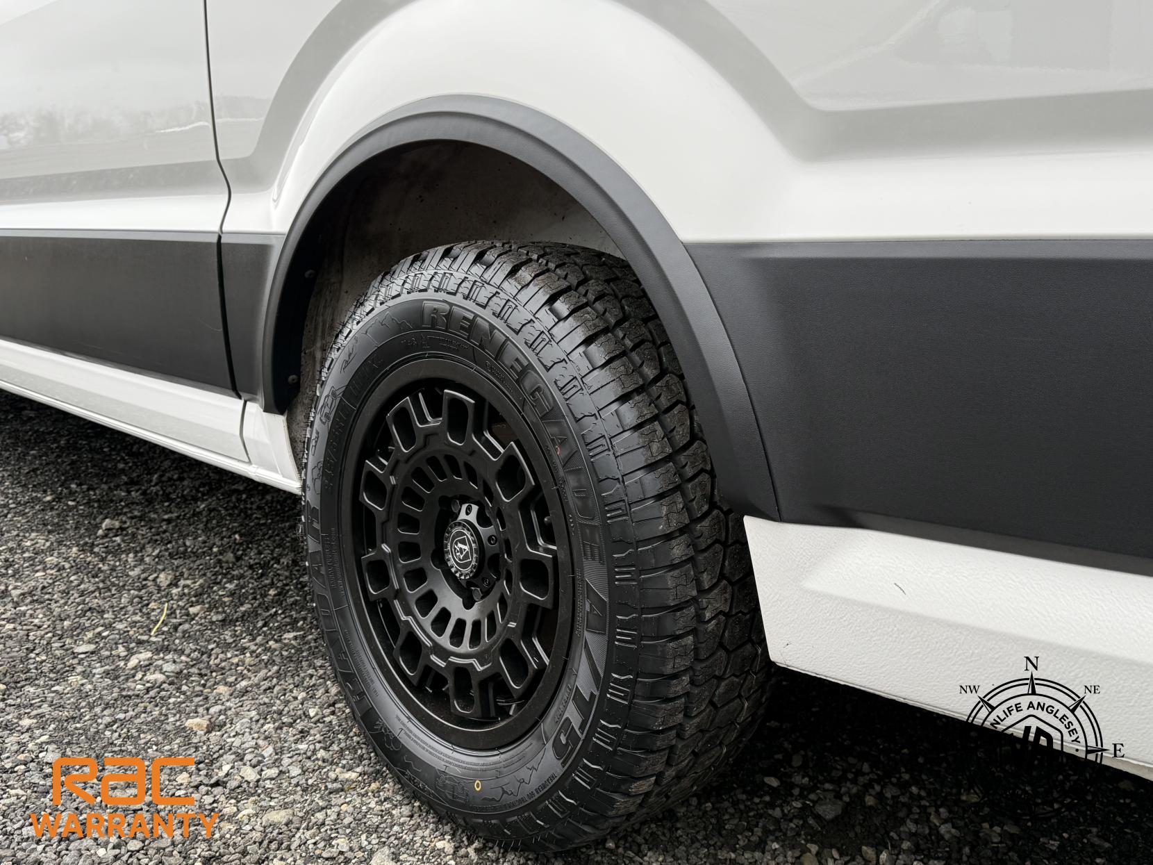 Volkswagen Crafter Diesel heater-Toilet-Sink-Hob-Fix bed-Wardrobe-Overhead lockers- Aircon