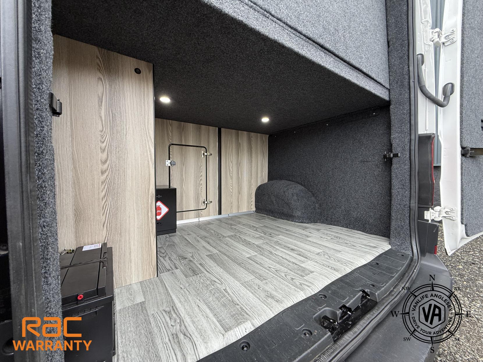 Volkswagen Crafter Diesel heater-Toilet-Sink-Hob-Fix bed-Wardrobe-Overhead lockers- Aircon