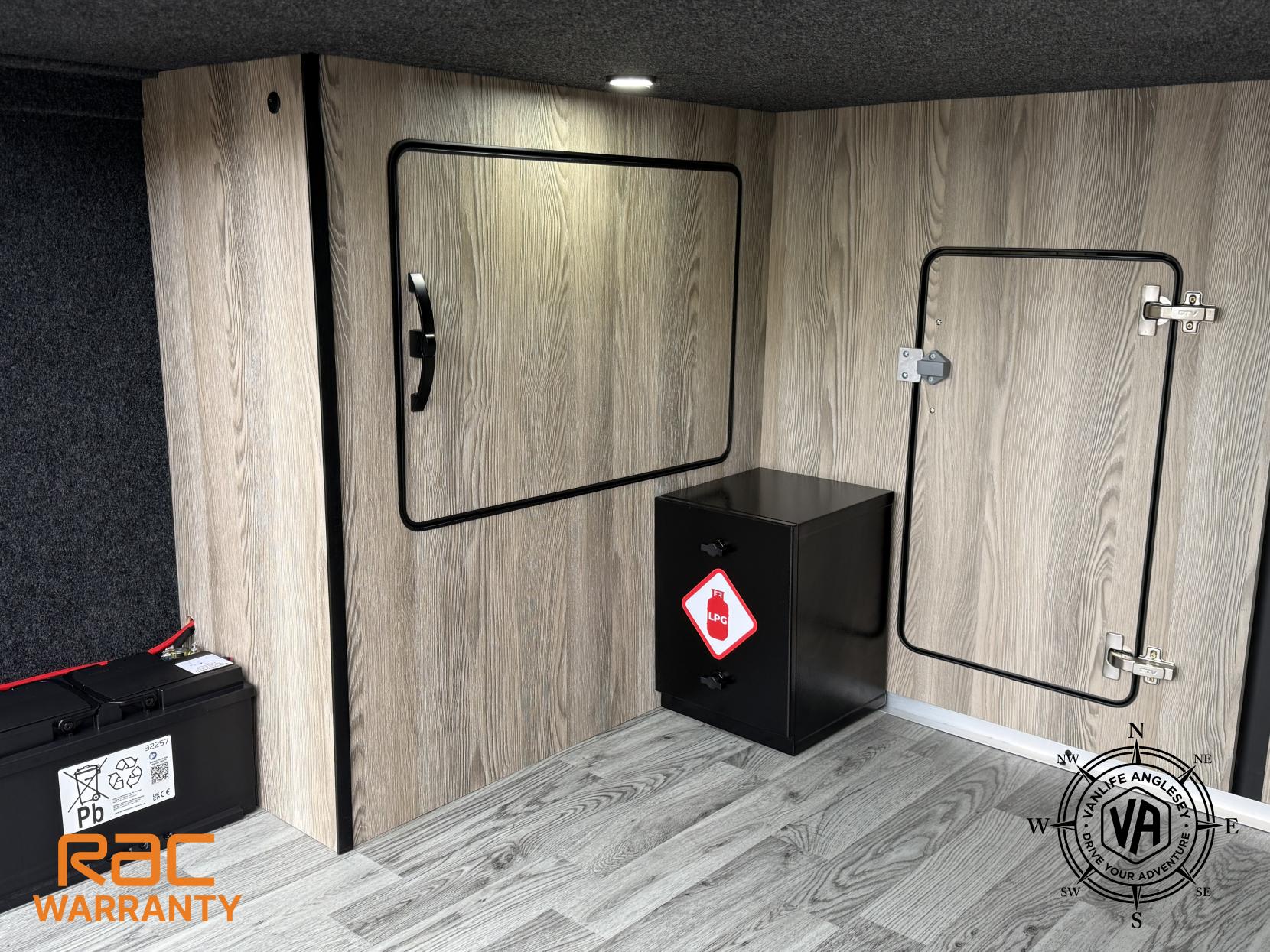 Volkswagen Crafter Diesel heater-Toilet-Sink-Hob-Fix bed-Wardrobe-Overhead lockers- Aircon