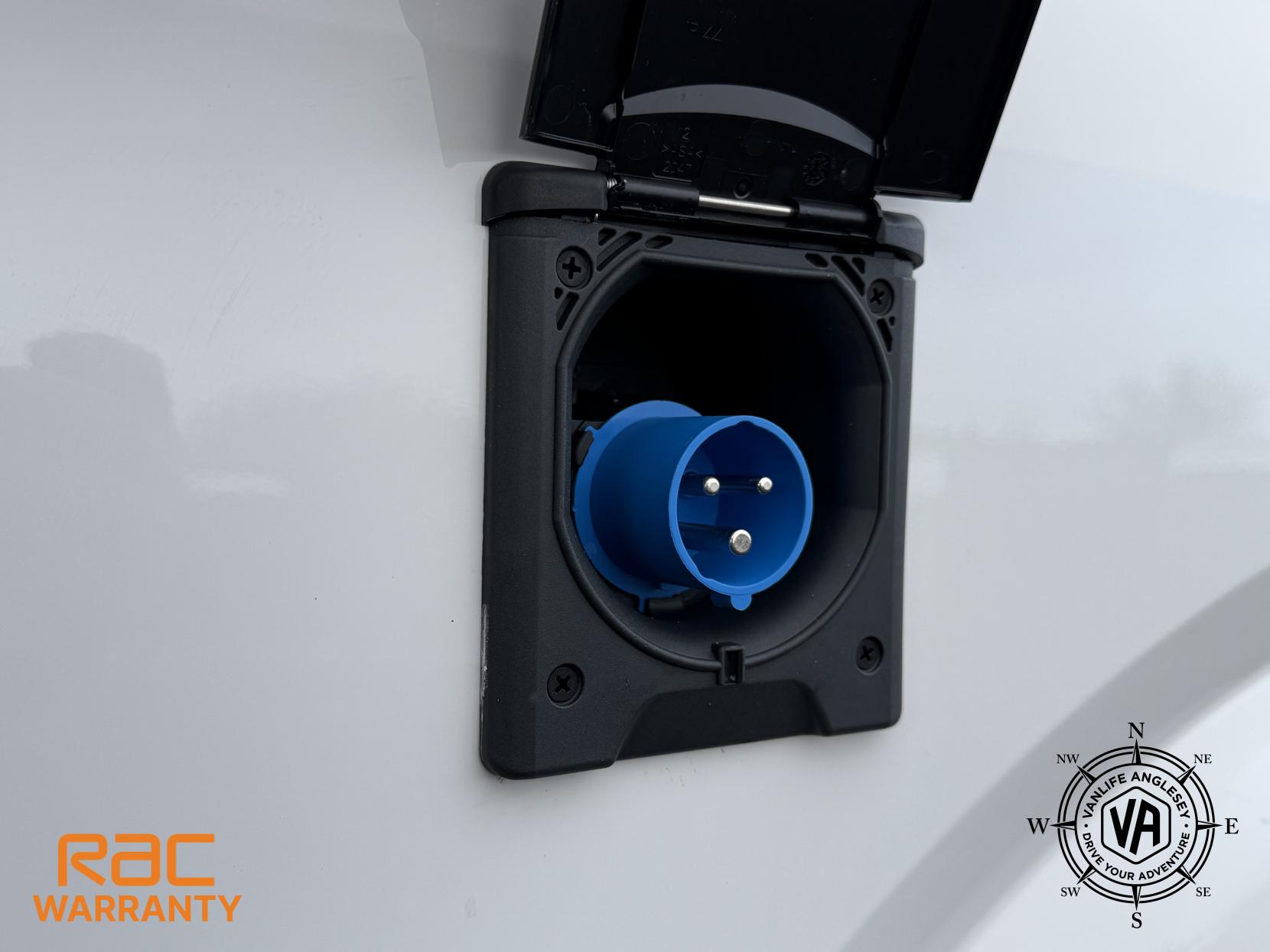 Volkswagen Crafter Diesel heater-Toilet-Sink-Hob-Fix bed-Wardrobe-Overhead lockers- Aircon