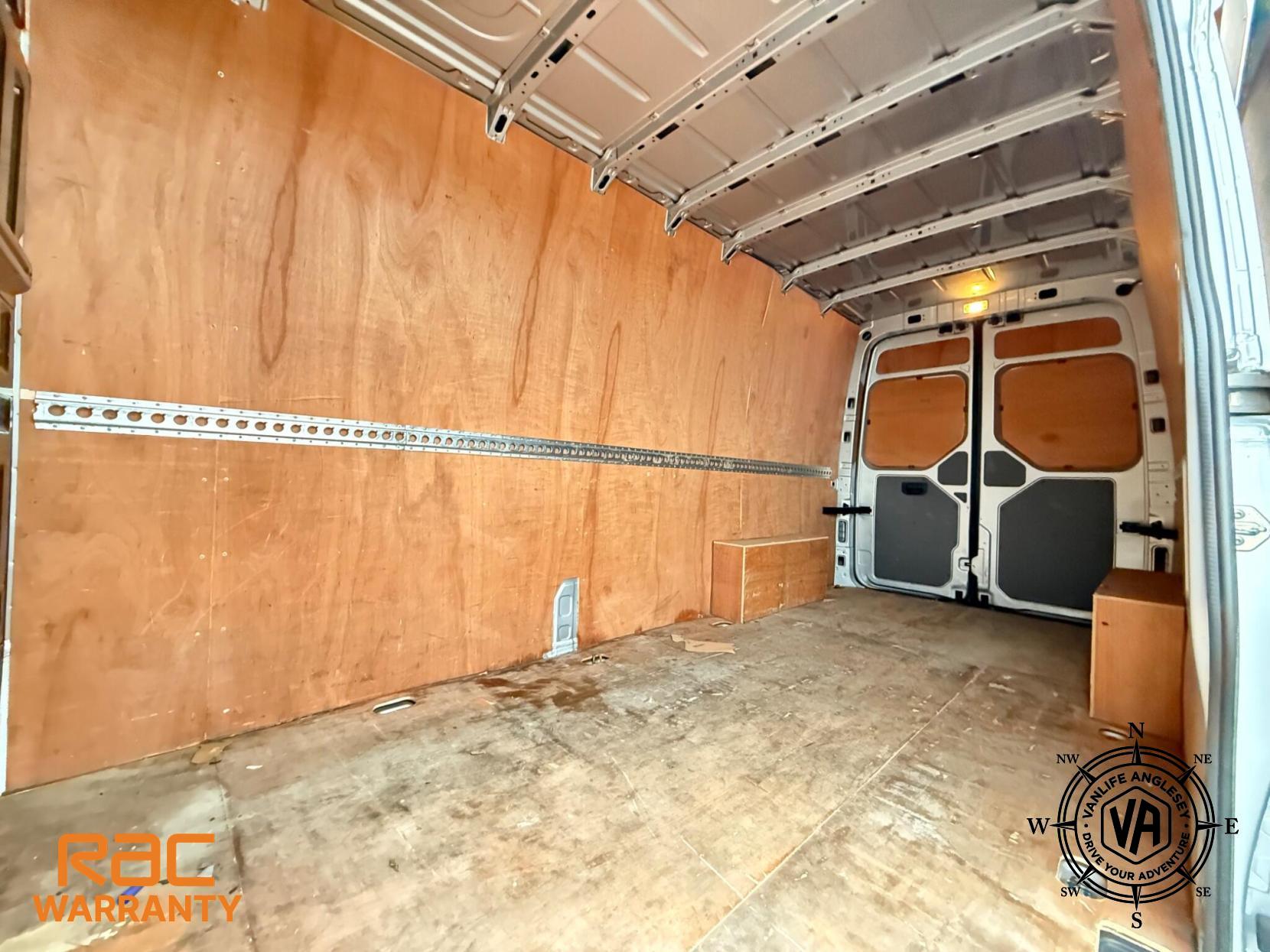 Volkswagen Crafter 2.0 FWD 2.0 TDI 140 LWB Panel Van