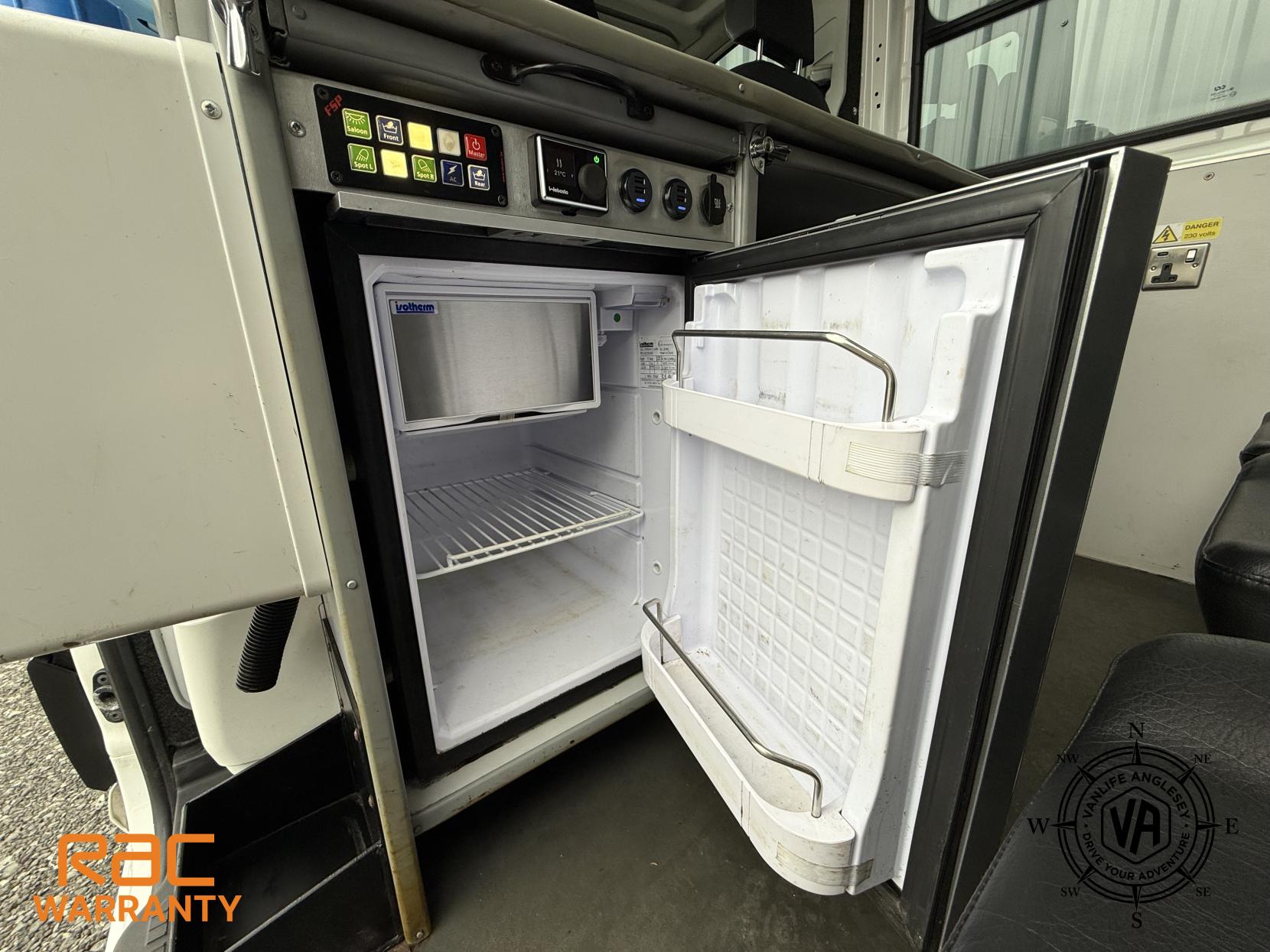 Volkswagen Crafter 2.0 TDI CR35 BlueMotion Tech Trendline Panel Van 5dr Diesel Manual FWD MWB High Roof Euro 6 (s/s) (140 ps)