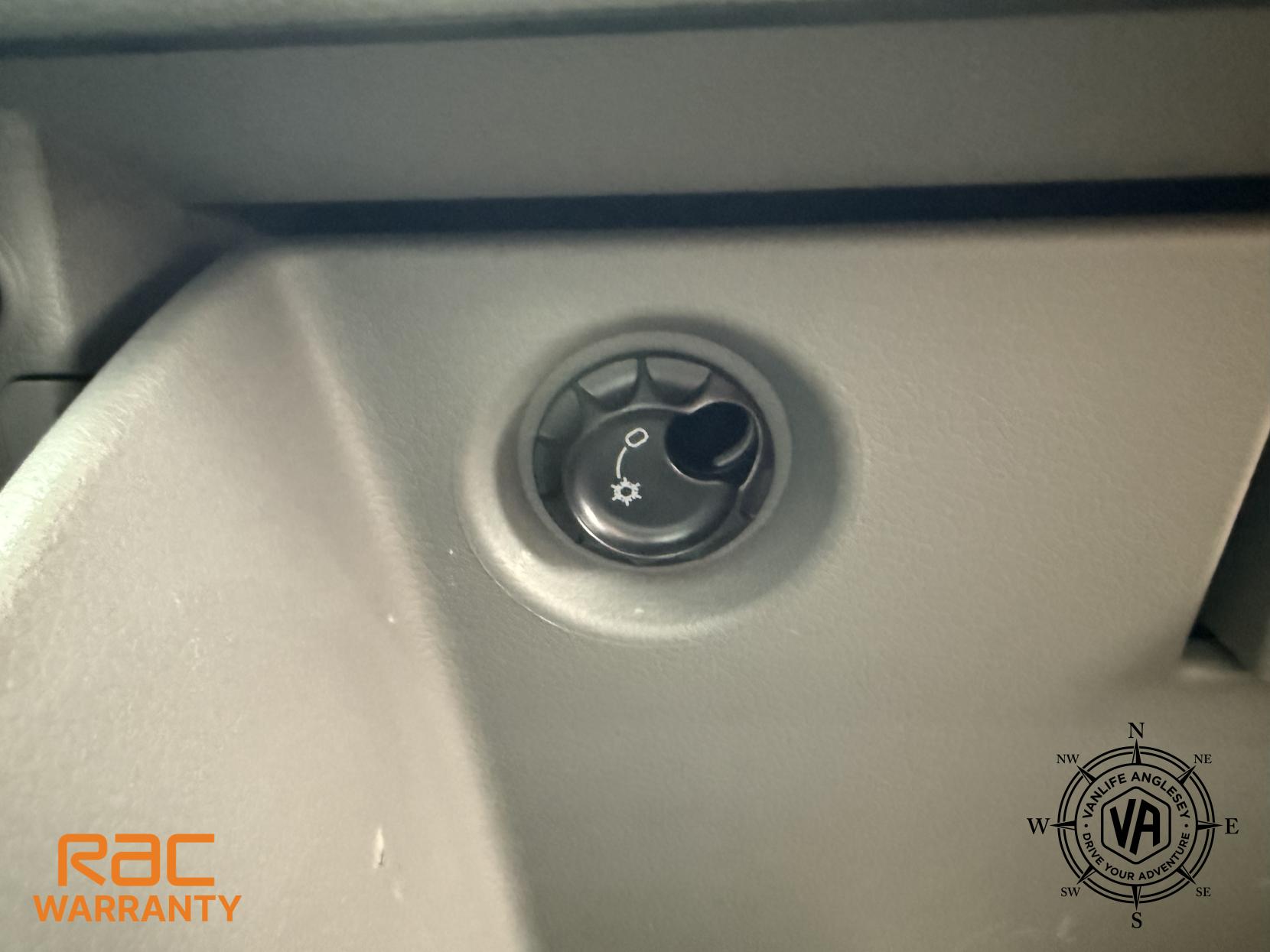 Volkswagen Crafter 2.0 TDI CR35 BlueMotion Tech Trendline Panel Van 5dr Diesel Manual FWD MWB High Roof Euro 6 (s/s) (140 ps)