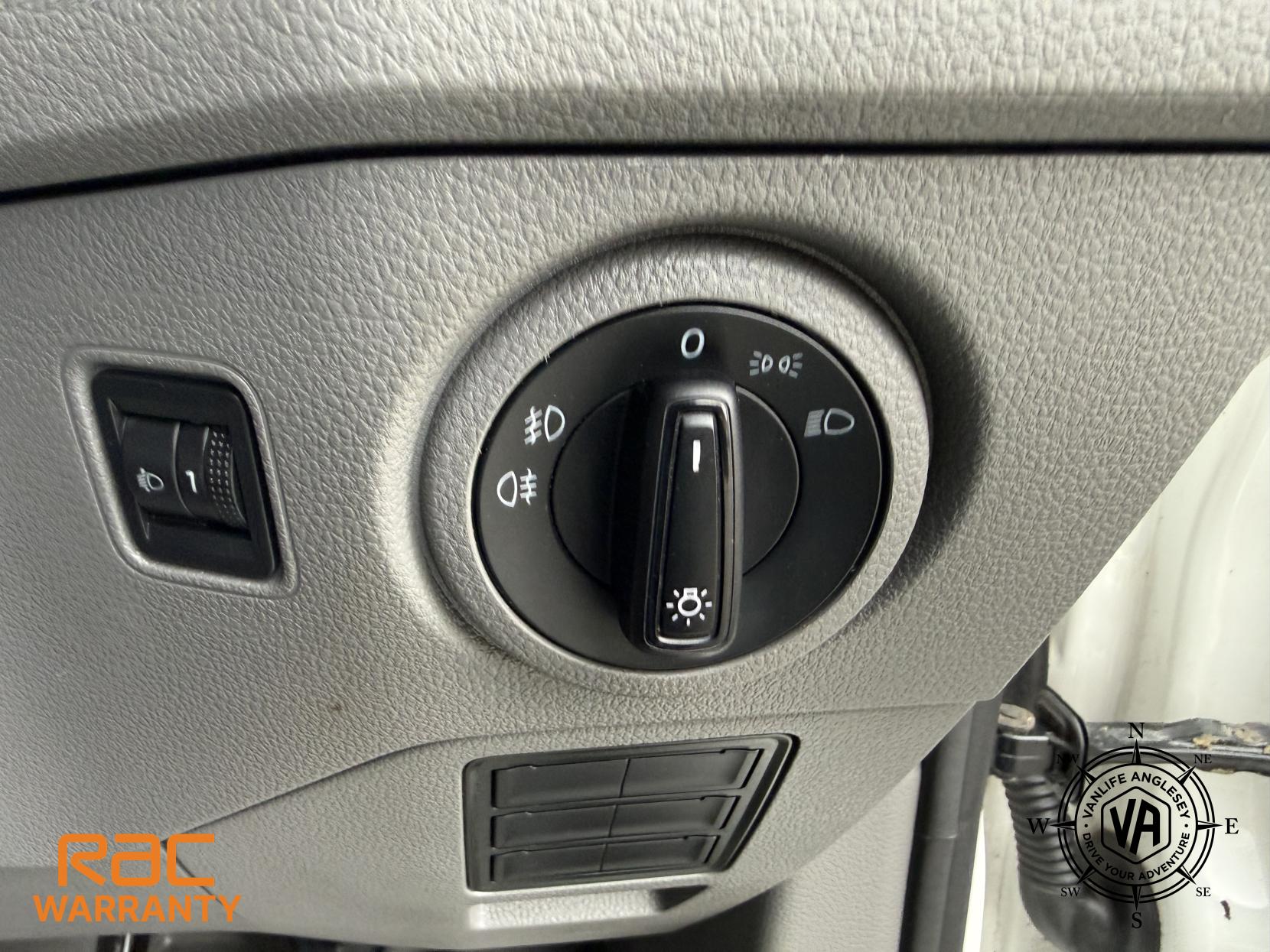 Volkswagen Crafter 2.0 TDI CR35 BlueMotion Tech Trendline Panel Van 5dr Diesel Manual FWD MWB High Roof Euro 6 (s/s) (140 ps)